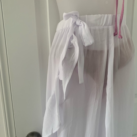 Cover up - Picture 2 of 6